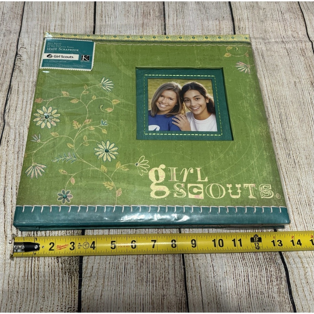 K & Company Girl Scout 12 x 12 Scrapbook Post Bound 20 Pages Book GTubH